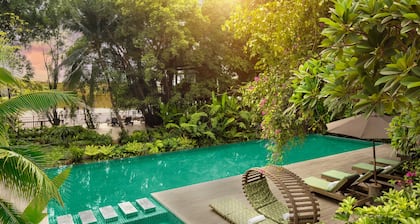 An Lam Retreats Saigon River