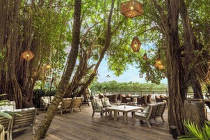 Breakfast, lunch, dinner served; pool views