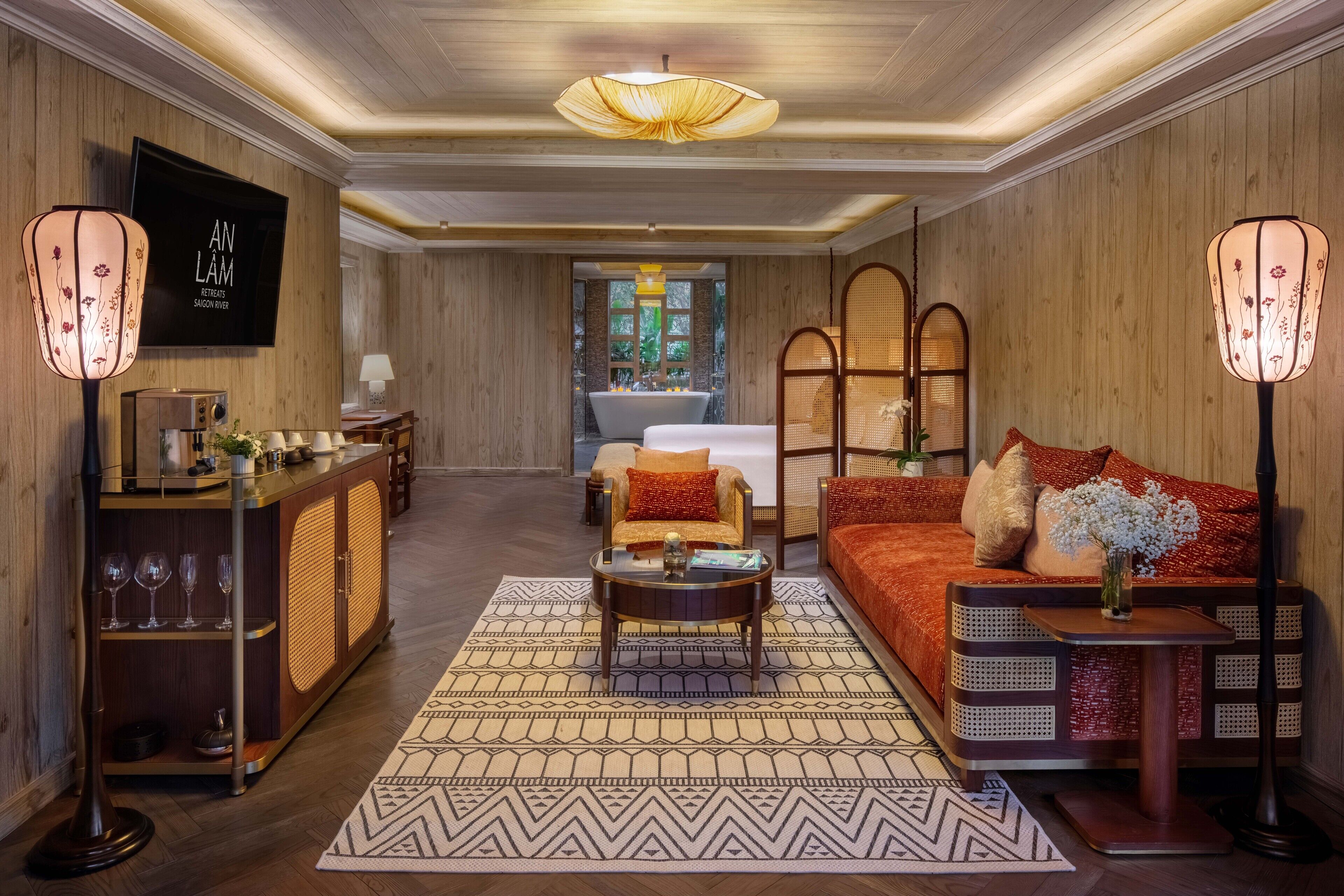 Riverside Suite | Premium bedding, down duvets, minibar, in-room safe
