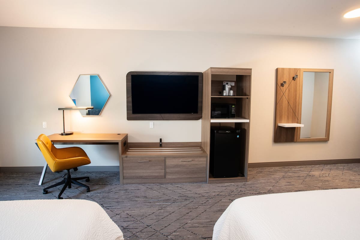 Premium bedding, pillowtop beds, in-room safe, desk