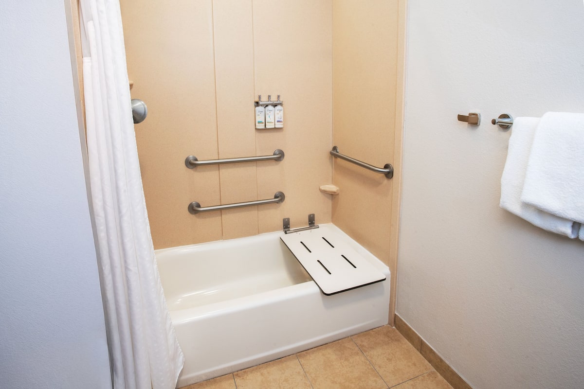 Premium bedding, pillowtop beds, in-room safe, desk