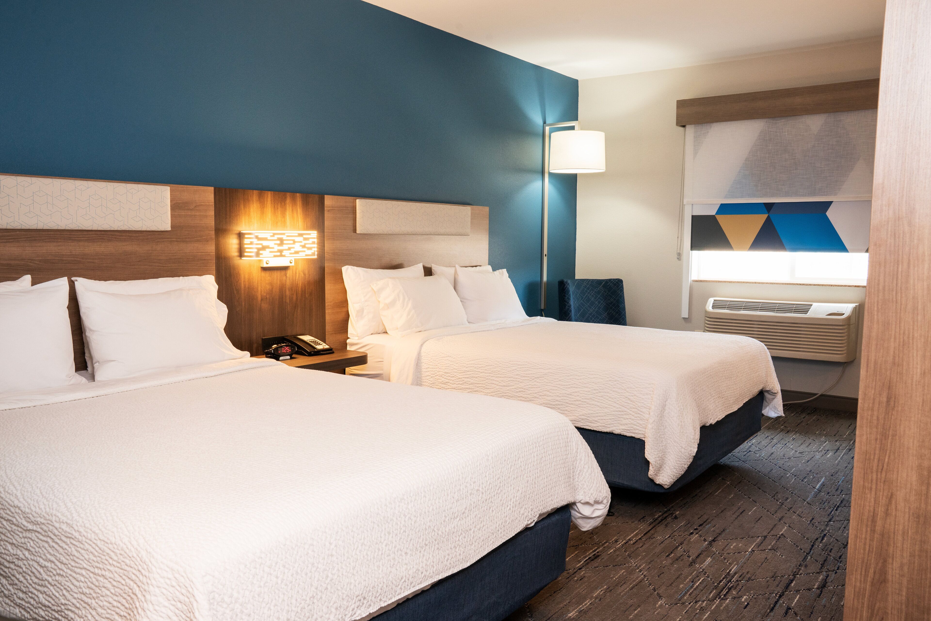 premium bedding, pillow-top beds, in-room safe, desk