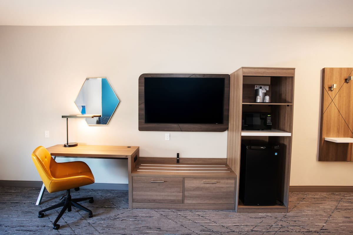 Premium bedding, pillowtop beds, in-room safe, desk