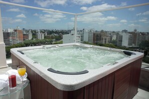Bañera de hidromasaje exterior