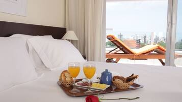 Habitación doble Deluxe | Sábanas de algodón egipcio, ropa de cama de alta calidad y edredón