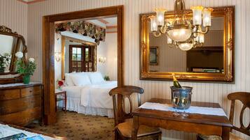 Hochwertige Bettwaren, individuell dekoriert, individuell eingerichtet