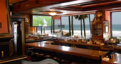 Dorymans Oceanfront Inn