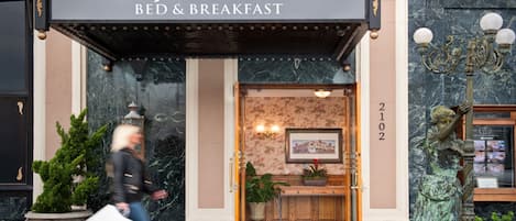 Entrada de la propiedad