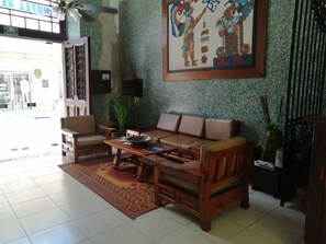 Lobby sitting area - Hotel Reforma (Mérida)