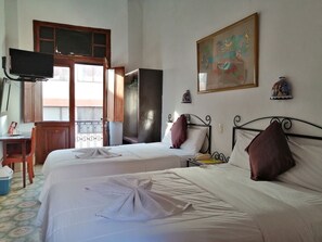 Room, 2 Double Beds, Non Smoking | Bed sheets - Hotel Reforma (Mérida)