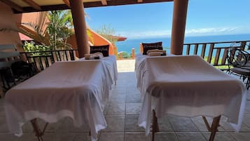 Villa, 2 Bedrooms, One Queen Size Bed. | Terrace/patio