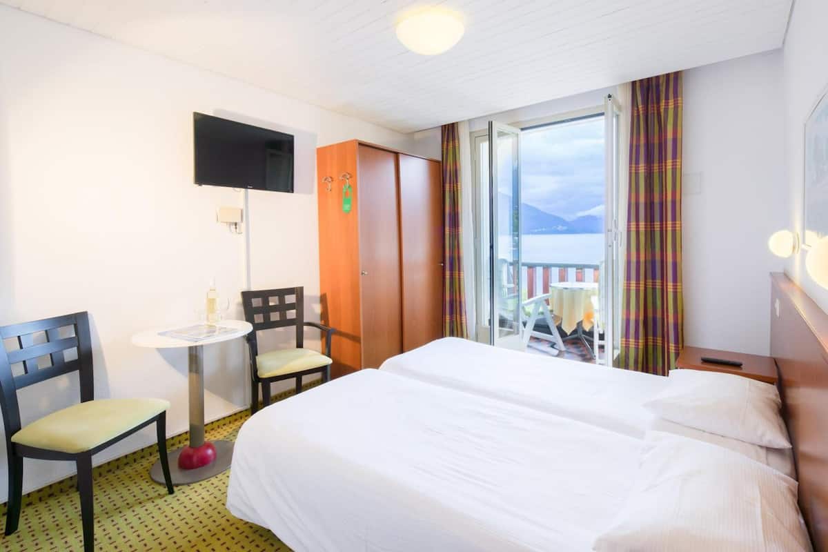 1 bedroom, in-room safe, blackout curtains, free wifi