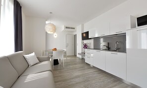 Apartamento Premium, 1 cama de matrimonio con sofá cama, vistas a la montaña | Cocina privada | Horno