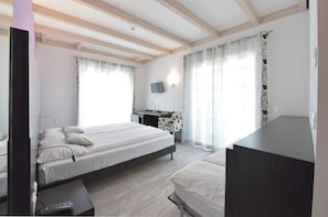 Deluxe Triple Room, Balcony
