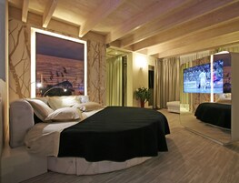 浪漫套房, 湖景 | 意大利 Frette 床单、高档床上用品、羽绒被、客房内保险箱