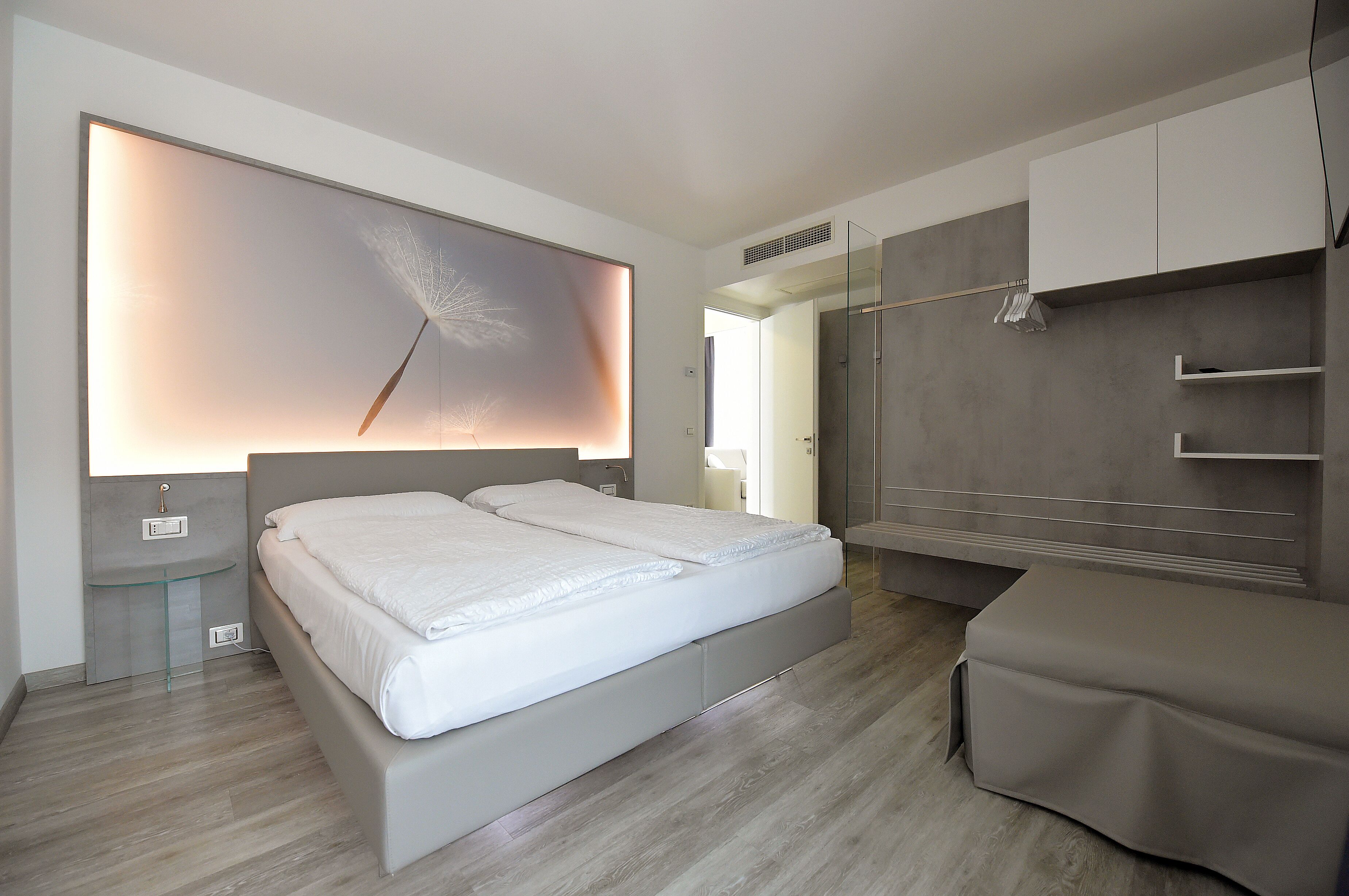 premium apartment, 1 queen bed with sofa bed, mountain view | frette italian sheets, premium bedding, down duvets, in-room safe