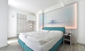 Premium Apartment, 1 Queen Bed with Sofa bed, Mountain View