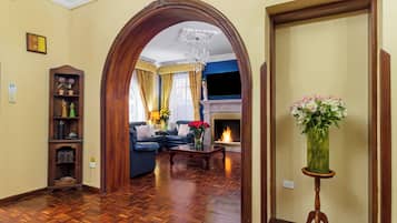 Televisión LED de 32 pulgadas con canales por cable, una televisión