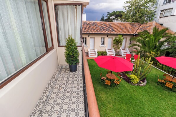 雙人或雙床房 | 露台/庭院