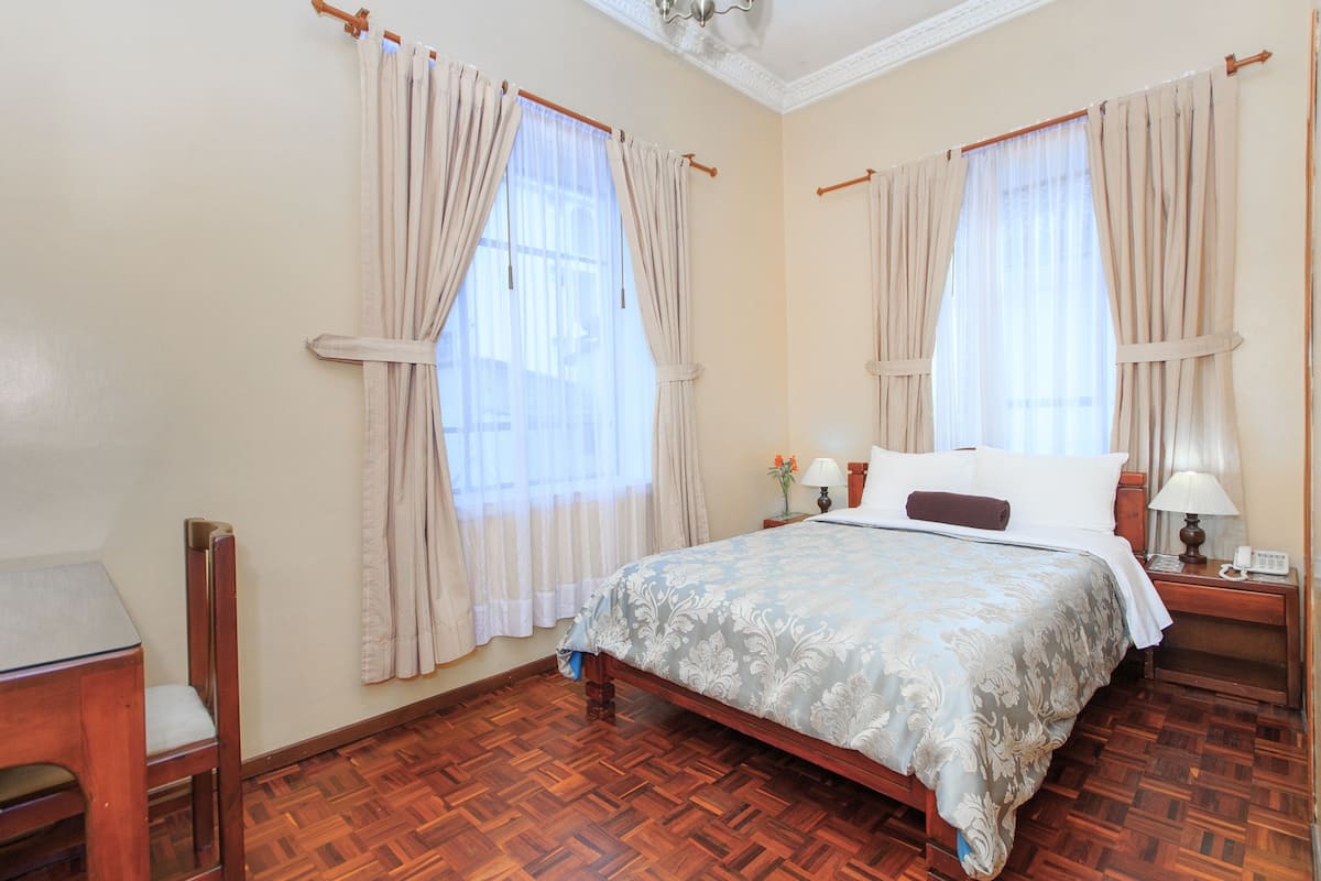 Single Room | 1 bedroom, in-room safe, rollaway beds, free WiFi