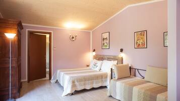 Studio | Minibar, skrivbord, gratis barnsÀngar och gratis wi-fi