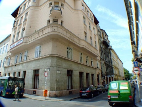 Boomerang Hostel