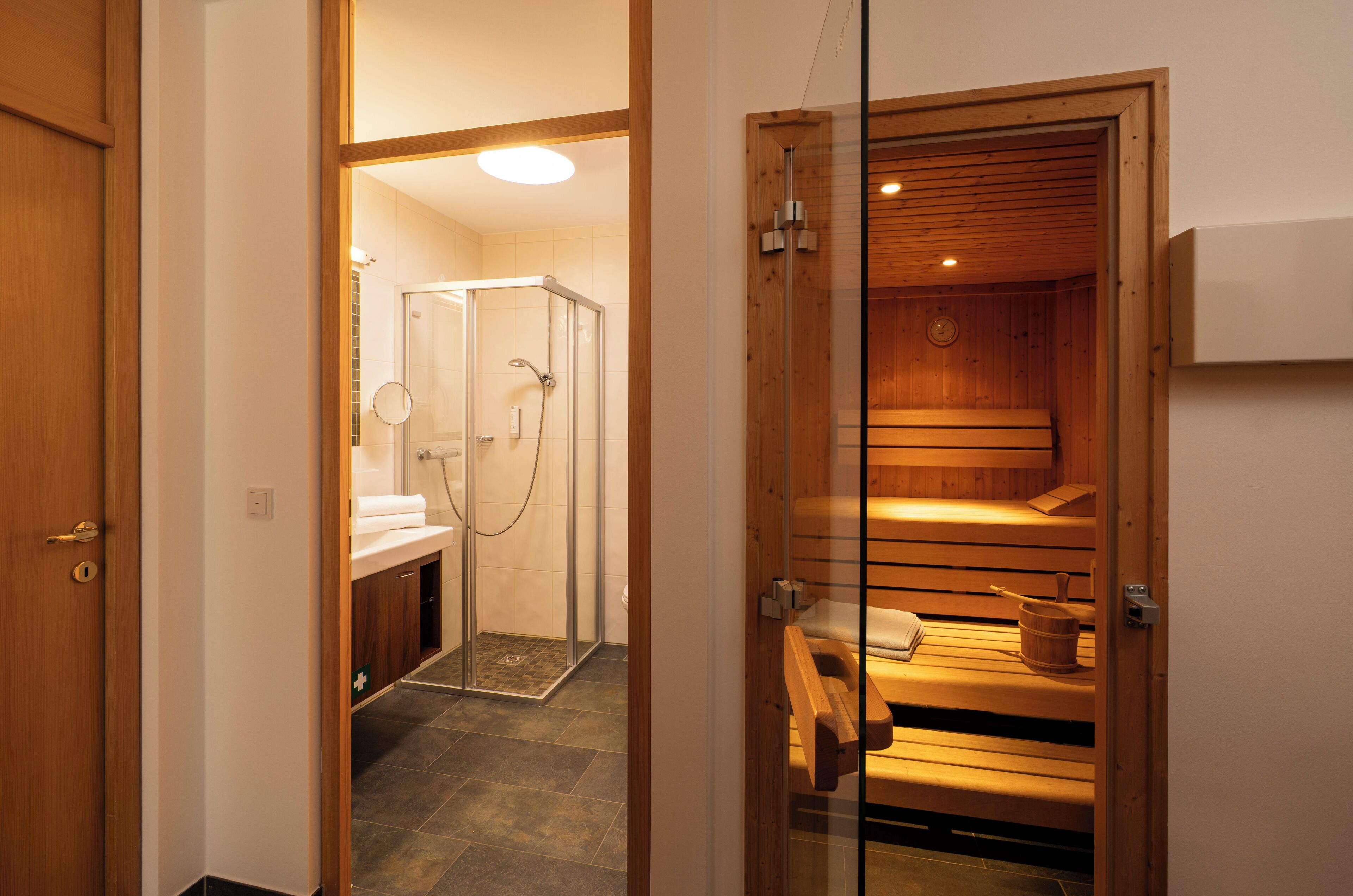 Comfort-Apartment, 2 Schlafzimmer, Sauna (Luchs) | Badezimmer | Kostenlose Toilettenartikel, Haartrockner, Handtücher, Toilettenpapier