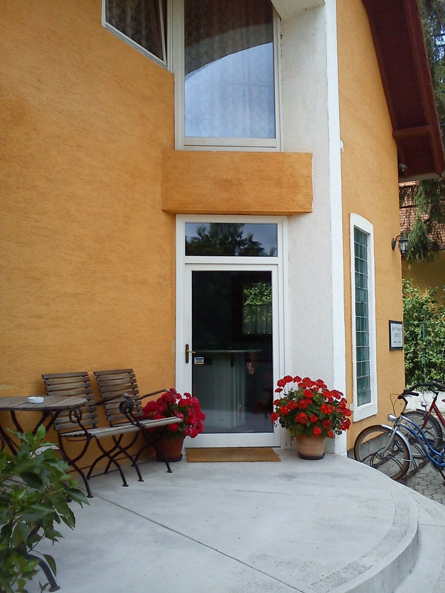 Entrée de l’hébergement