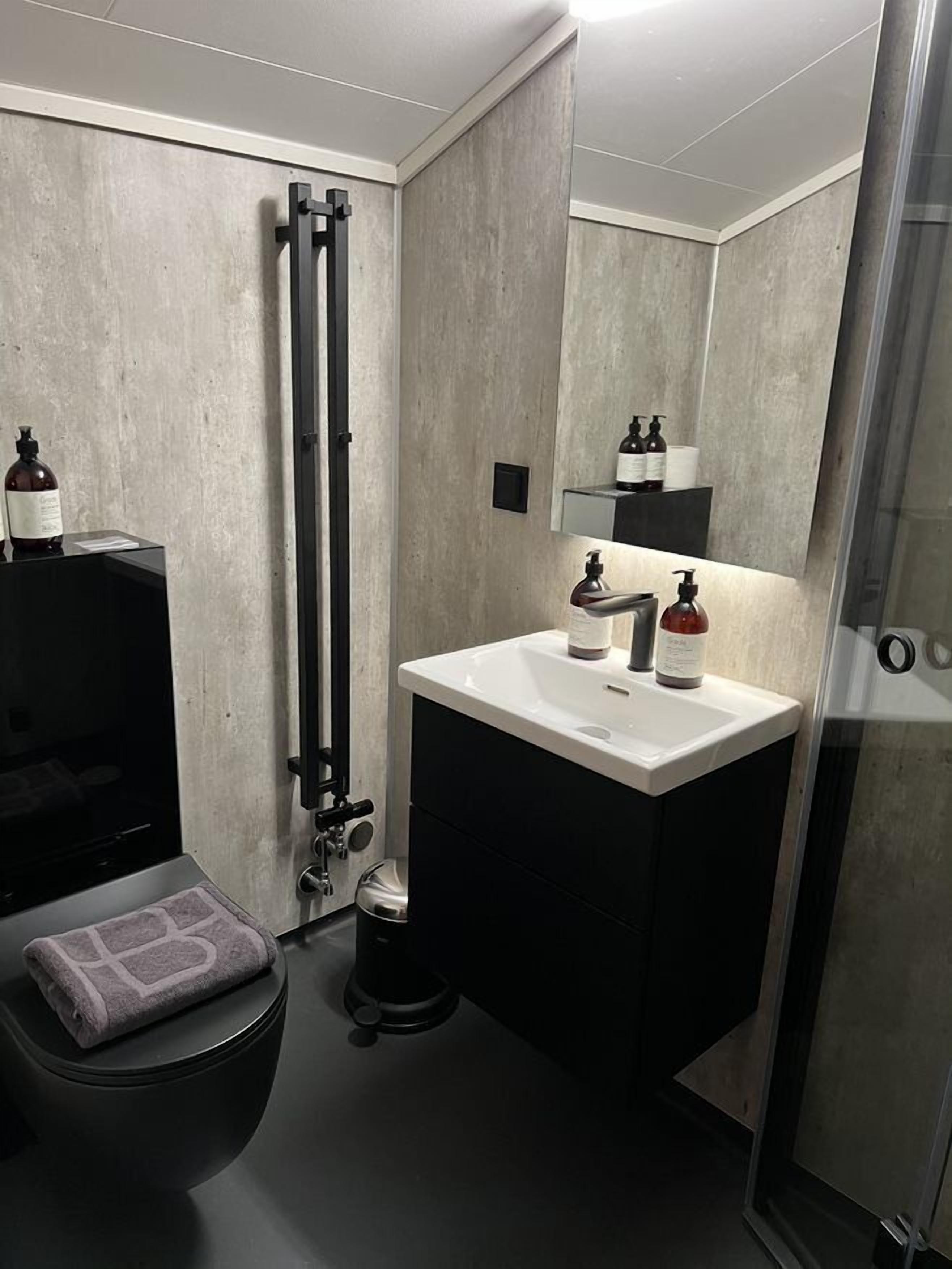 standard double or twin room | bathroom | shower, rainfall showerhead, designer toiletries, hair dryer