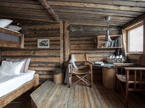 Living area - Basecamp Spitsbergen Hotel (Longyearbyen)