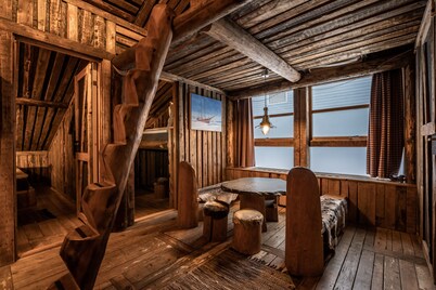 Basecamp Spitsbergen Hotel