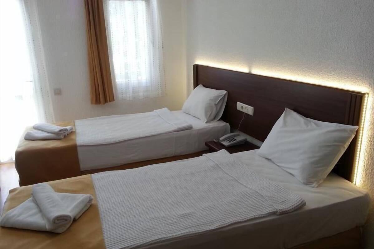 Premium bedding, minibar, desk, blackout drapes