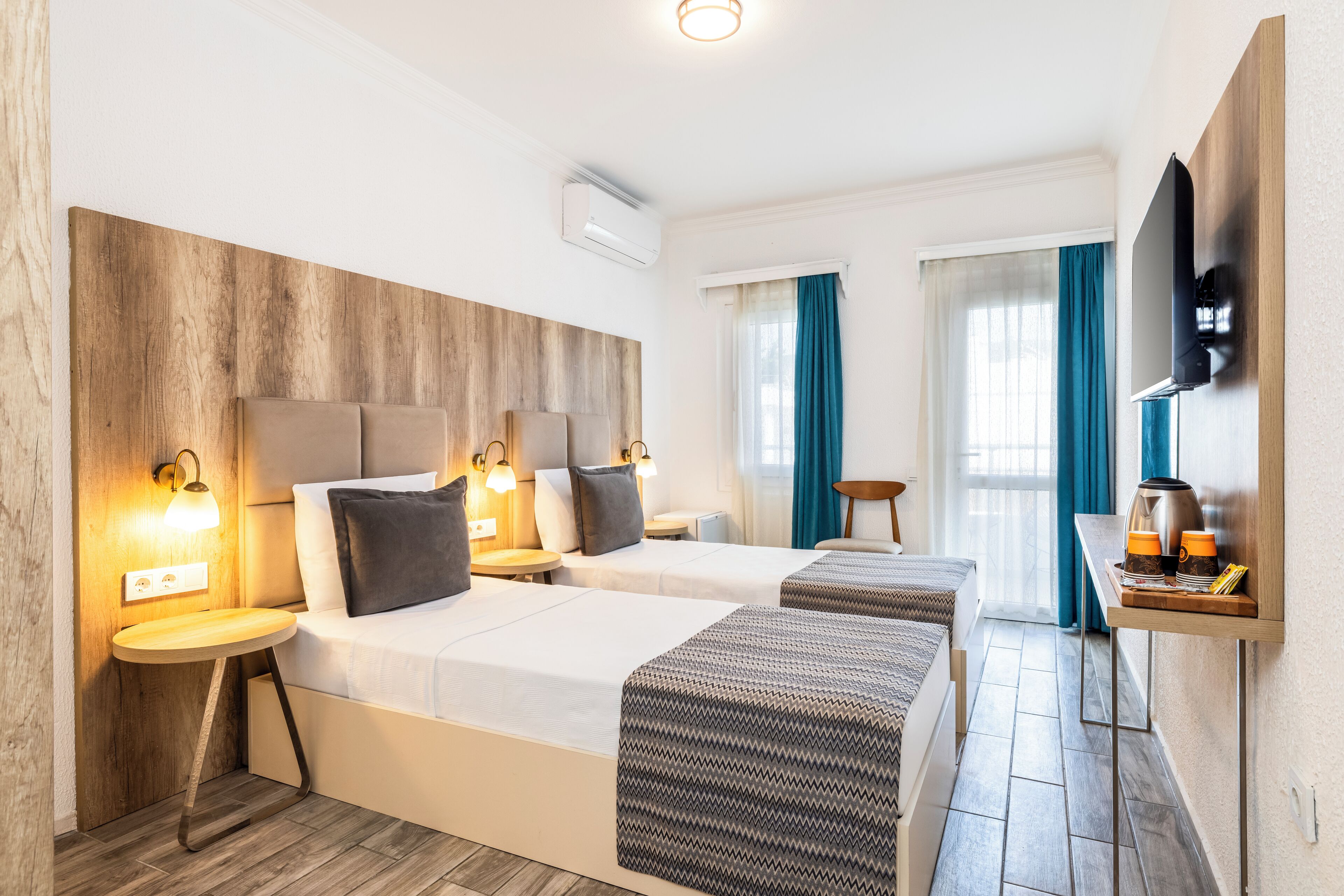 Superior kamer, 1 twee- of 2 eenpersoonsbedden, balkon | Luxe beddengoed, een minibar, een bureau, verduisterende gordijnen