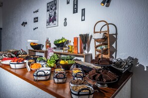 Free daily buffet breakfast