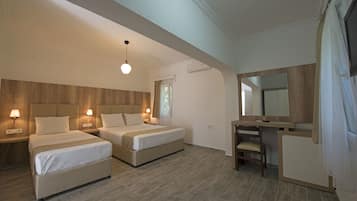 Premium bedding, minibar, desk, blackout drapes