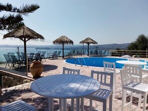 Breakfast, lunch and dinner served - Stefanos Place (Corfu)
