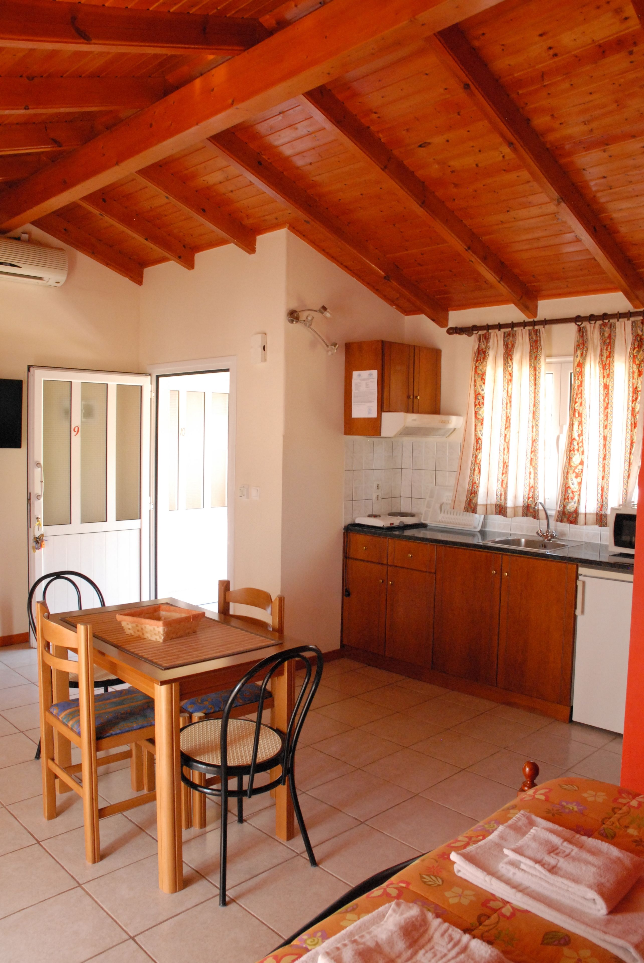 superior studio | room service – dining