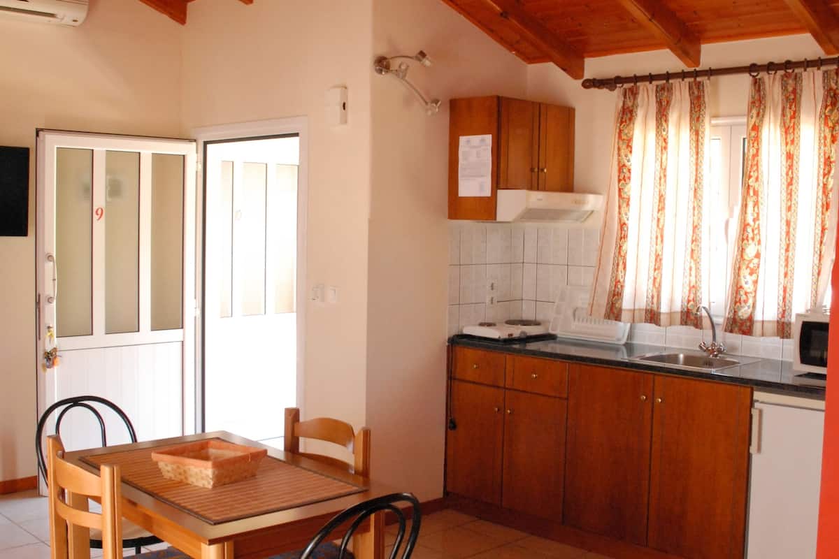 superior studio | room service – dining