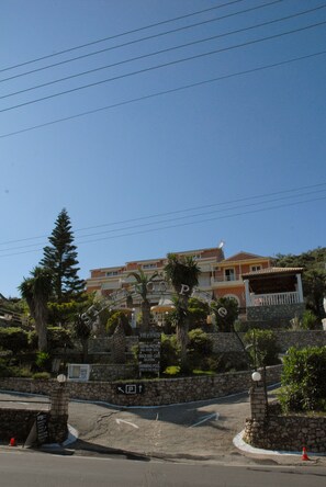 Interior entrance - Stefanos Place (Corfu)
