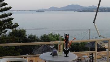 Standard Studio, 1 Double Bed | In-room safe, soundproofing, cots/infant beds, free WiFi