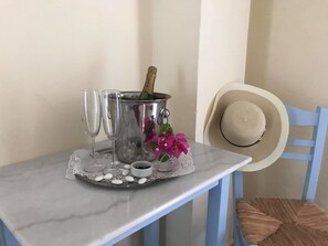 Standard Studio | Living area