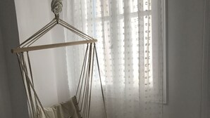 TV - Morpheus Rooms (Syros)
