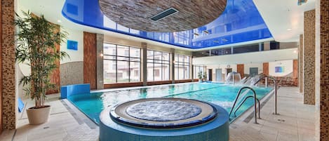 Indoor pool, pool loungers