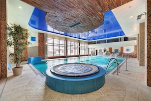 Innenpool, Liegestühle