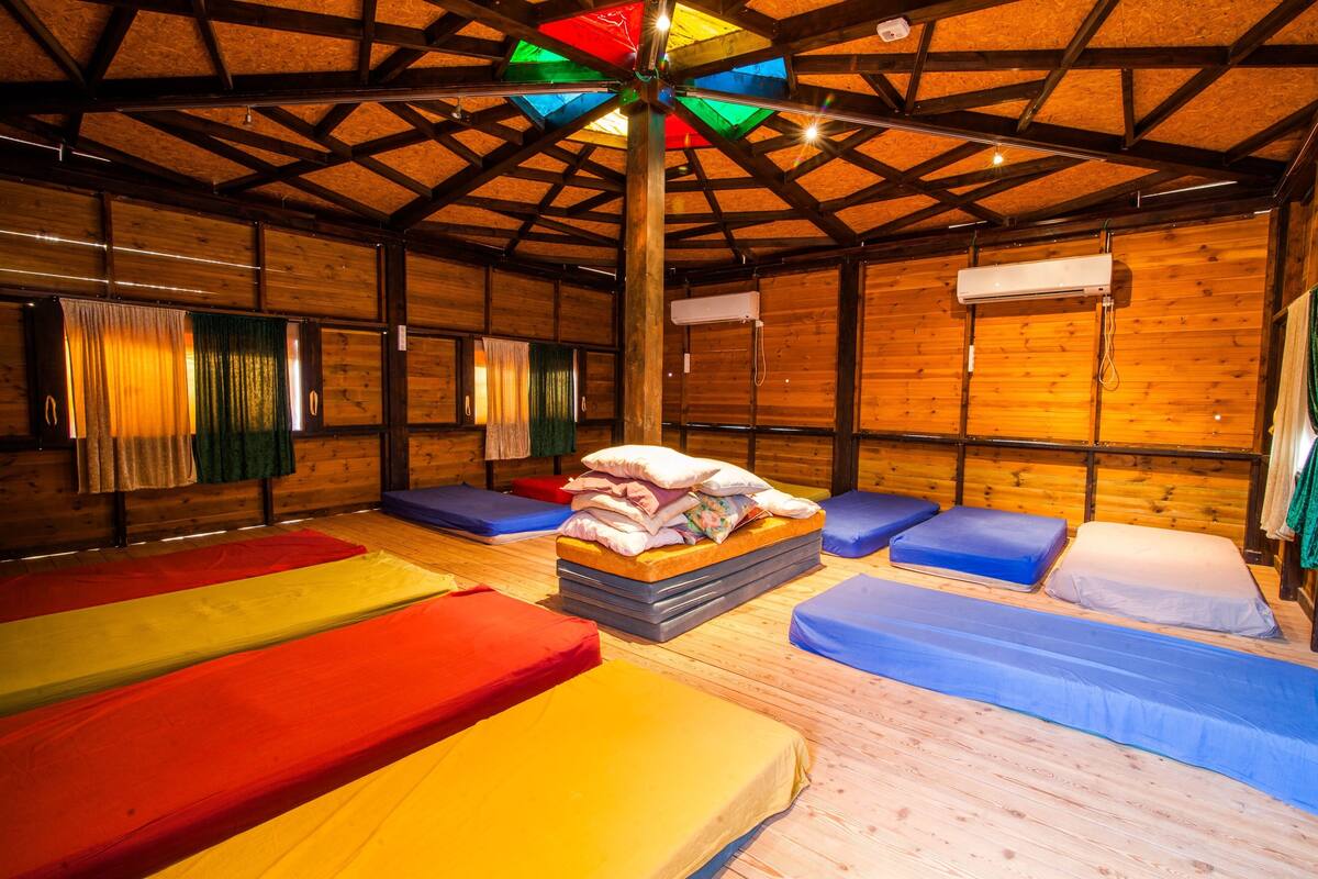 Free WiFi, bed sheets