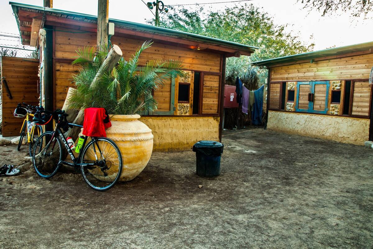 Standard Bungalow, Multiple Beds, Shared Bathroom