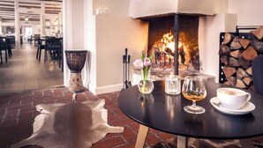Lobby sitting area - Asminderød Kro (Fredensborg)