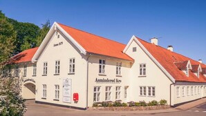 Front of property - Asminderød Kro (Fredensborg)