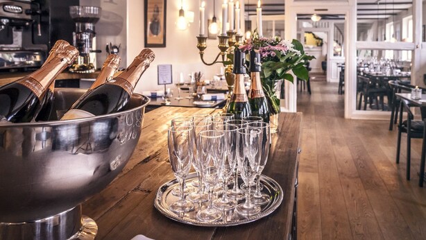 Bar (on property) - Asminderød Kro (Fredensborg)