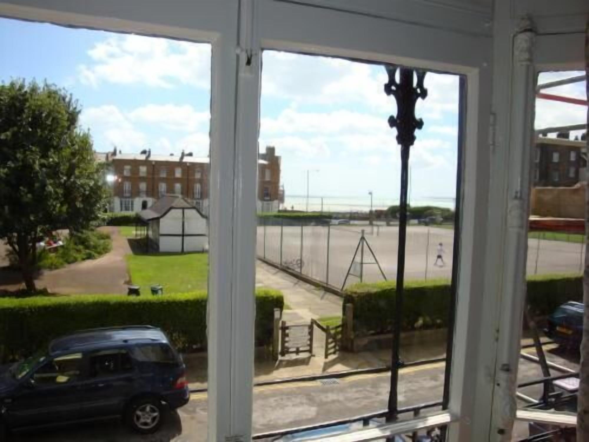 Photo - Spencer Court